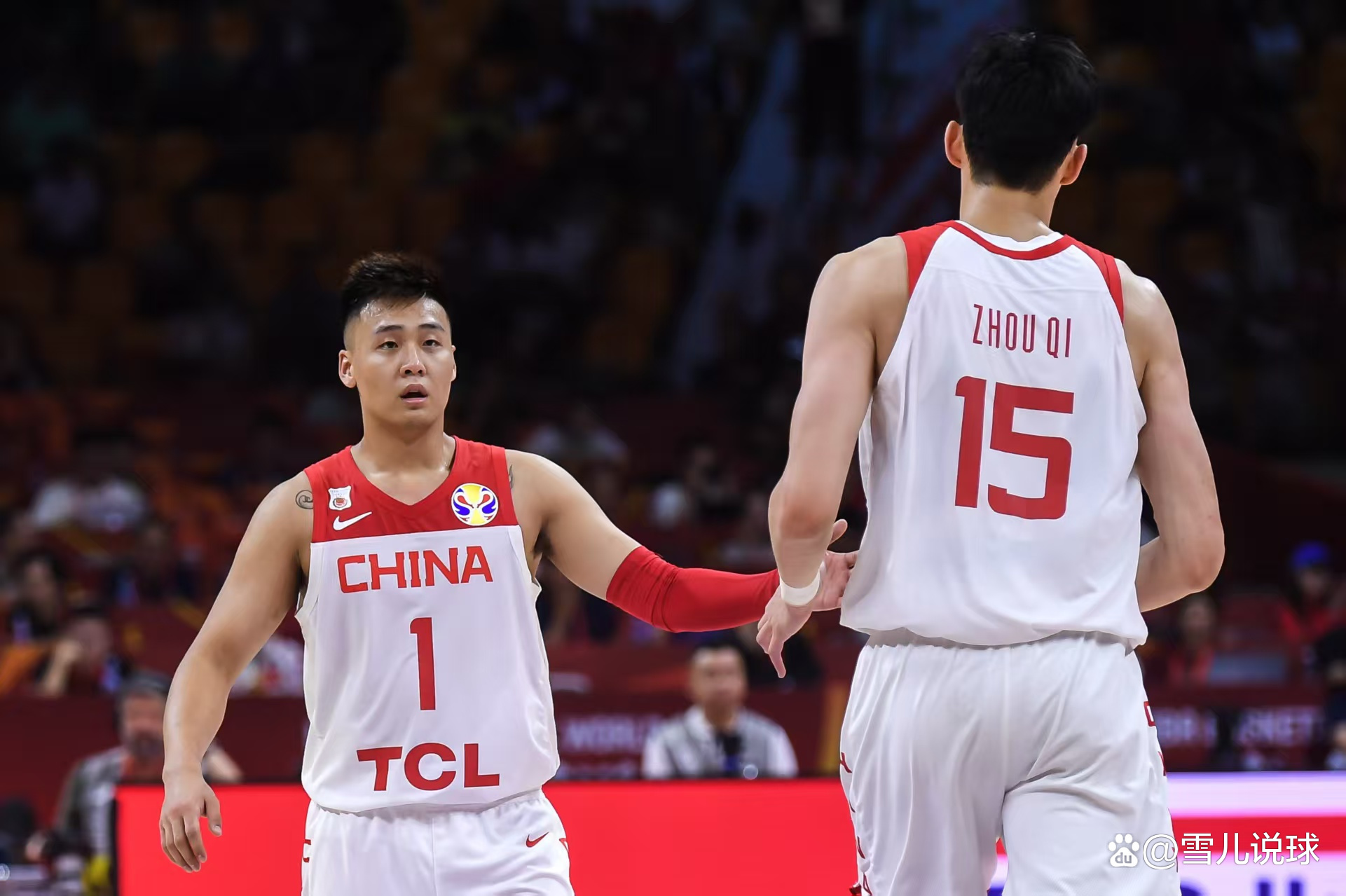 新疆男篮与四川队将在赛场上交锋 新疆男篮与四川队将在赛场上交锋