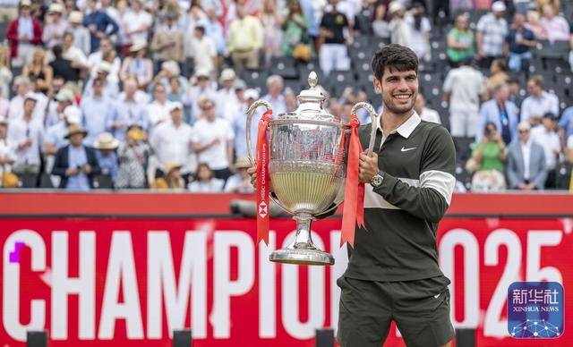 日本网球队力克意大利网球队，阿尔卡拉斯送出助攻的简单介绍