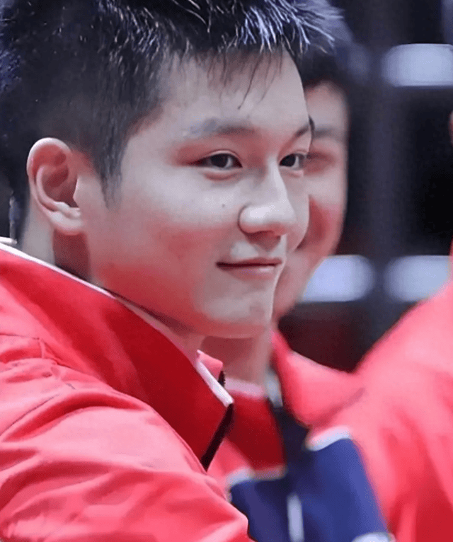 中国队横扫波兰队，樊振东扛起全队