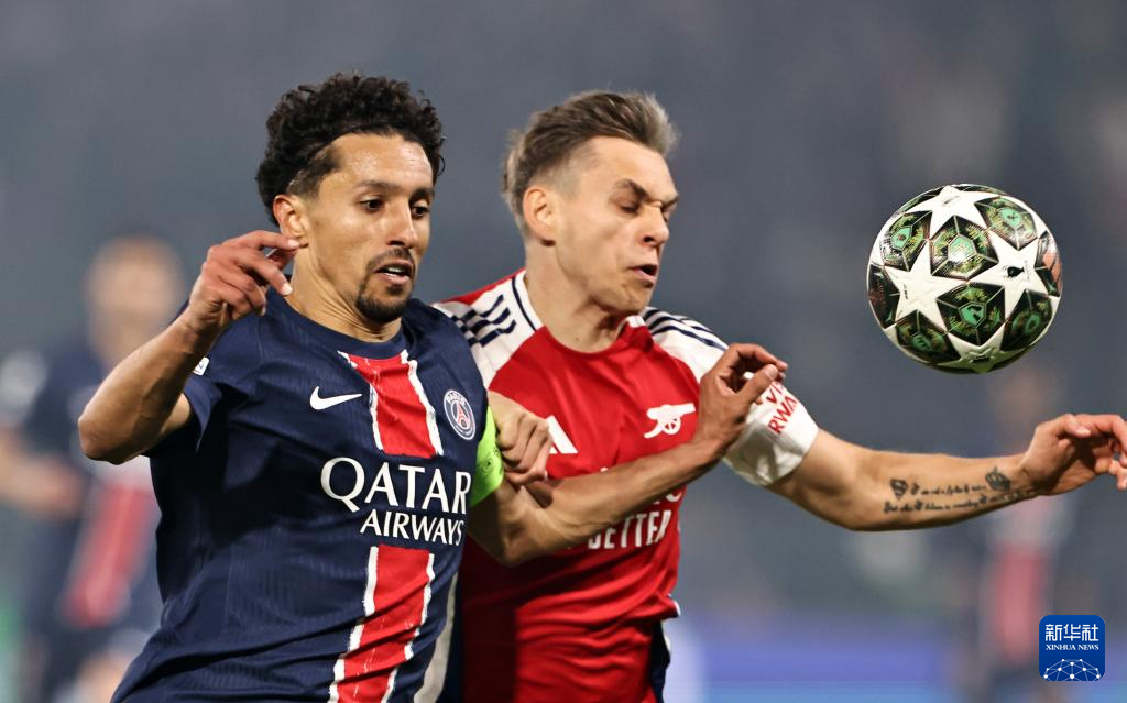 包含巴黎圣日耳曼球员蹲守门牌，领先众几分的词条