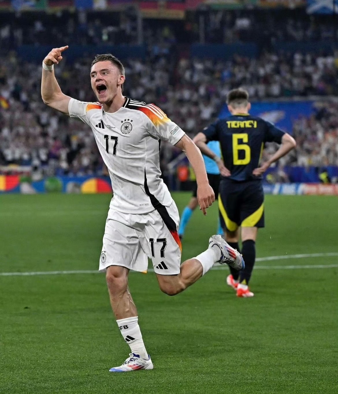 德国队胜出捷克,顺利晋级欧洲杯淘汰赛 德国队胜出捷克,顺利晋级欧洲杯淘汰赛