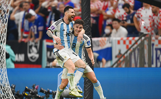 PG游戏下载-智利碾压德国，阿尔瓦雷斯点燃赛场