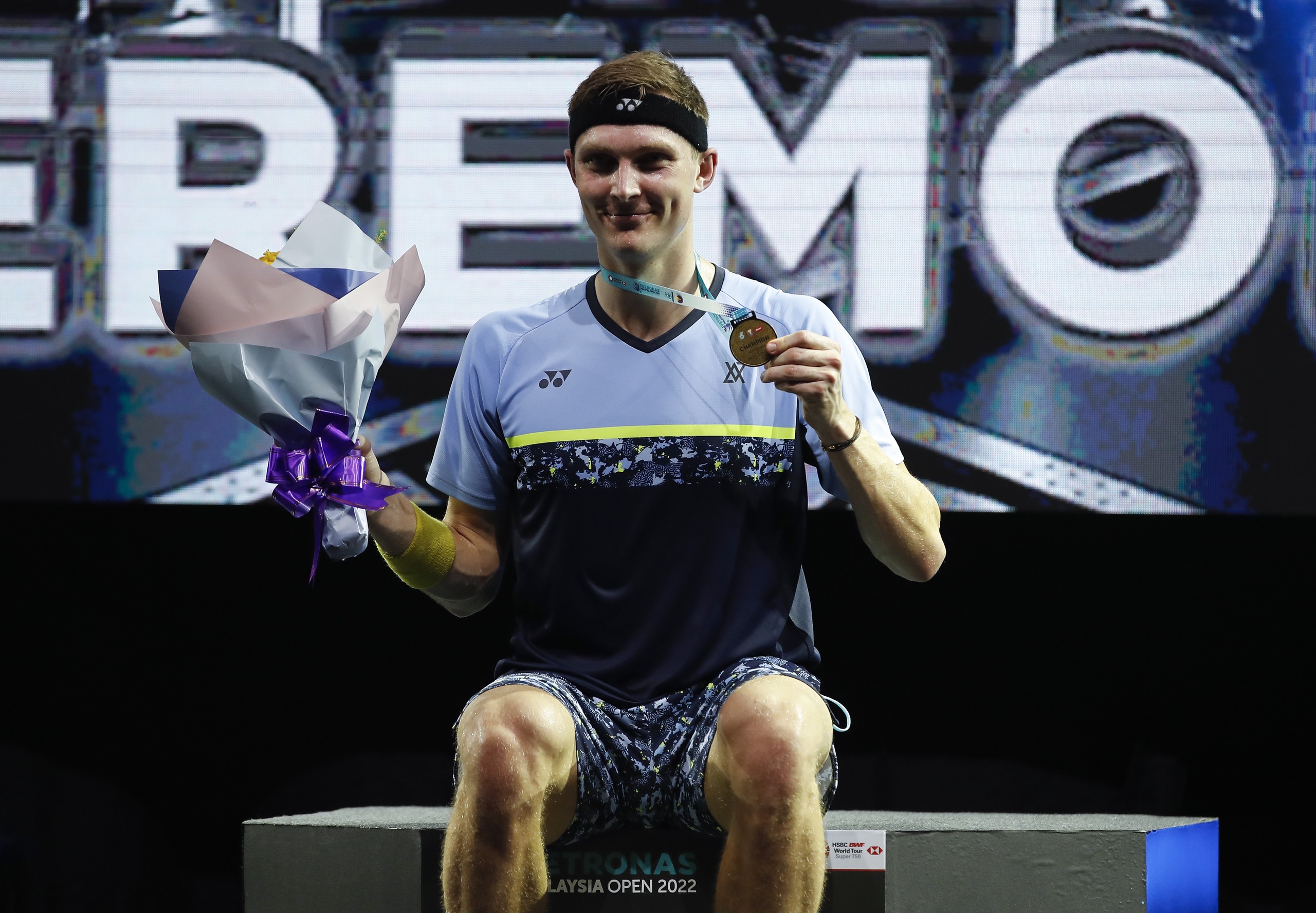 中国羽毛球队横扫英格兰羽毛球队，安赛龙完成帽子戏法的简单介绍