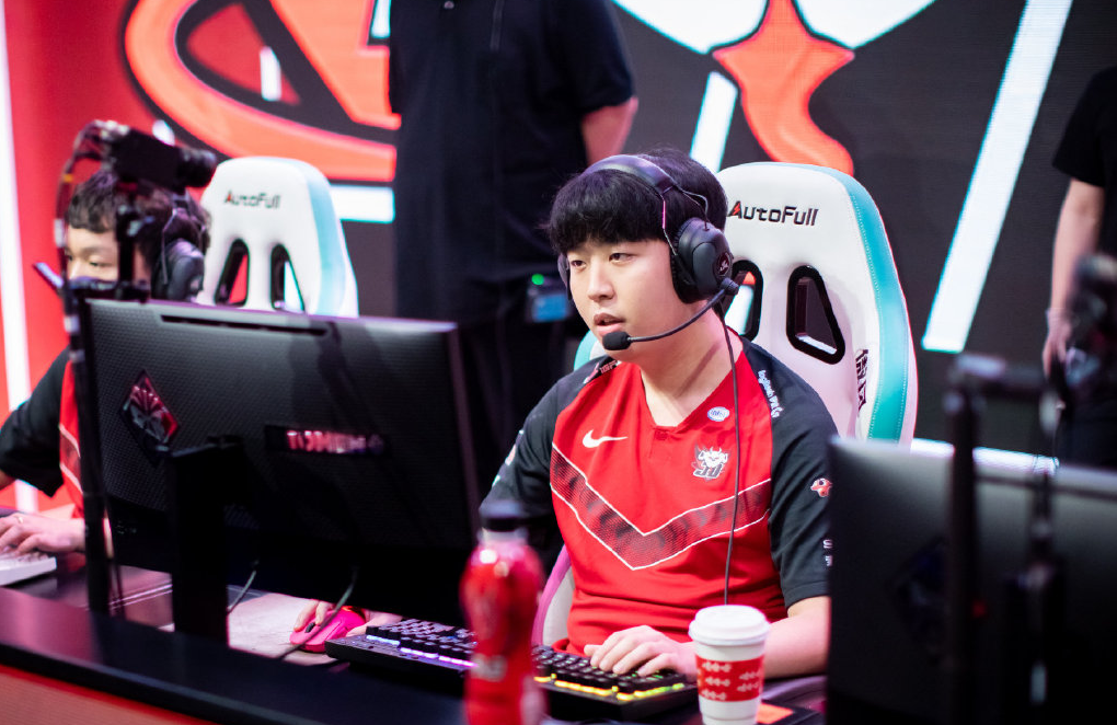 JDG鏖战DK，Zeus高光表现的简单介绍